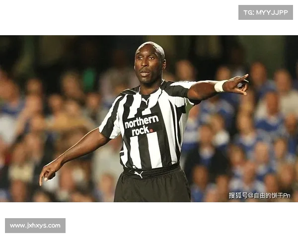 全面解析坎贝尔在足球赛场中的最优战术定位与职责特点深度探讨篇